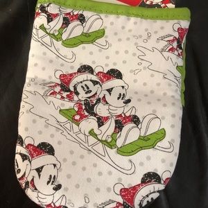 Mickey and Minnie Mouse Christmas oven w